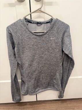 Nike Women's Heather Gray Long-Sleeve Crew Performance Top